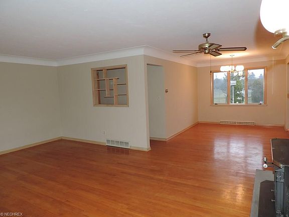 5th image of 14414 Robert Dr