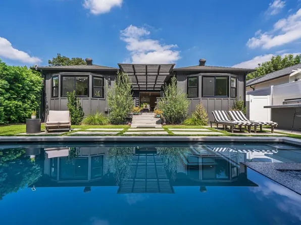 12324 La Maida St, Valley Village, CA 91607