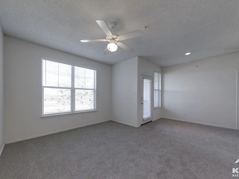 La Crosse Apartments — Photo 28