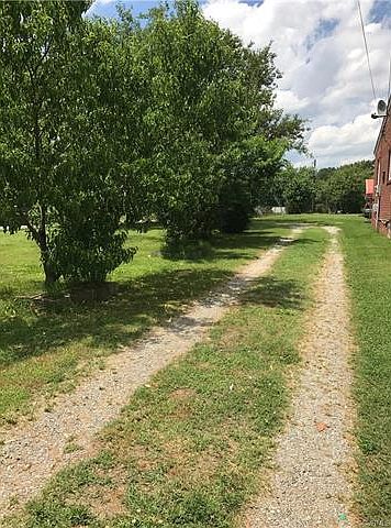 2nd image of 3514 Columbine Rd