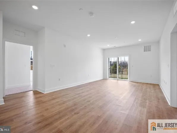 29101 Radford Ct, Monroe Township, NJ 08831