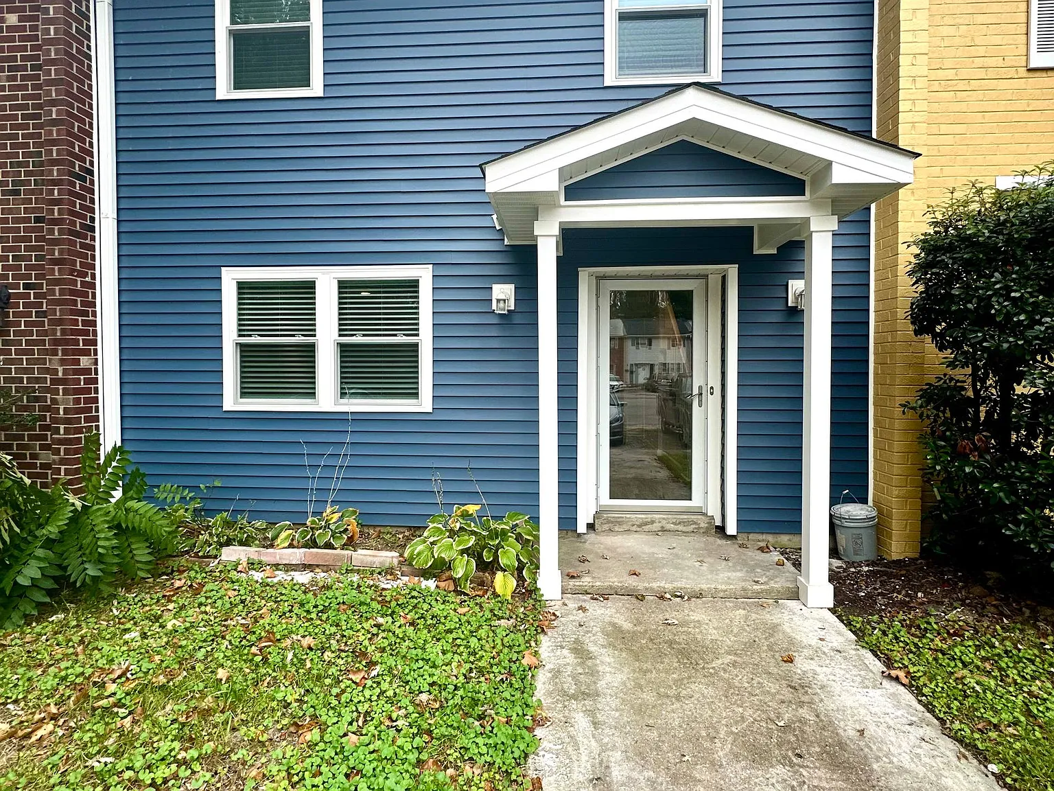 3 bed, 2.5 bath, 1470 sqft, $2,250 — Photo 2