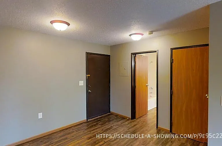 2445 Werner St #6 — Photo 2