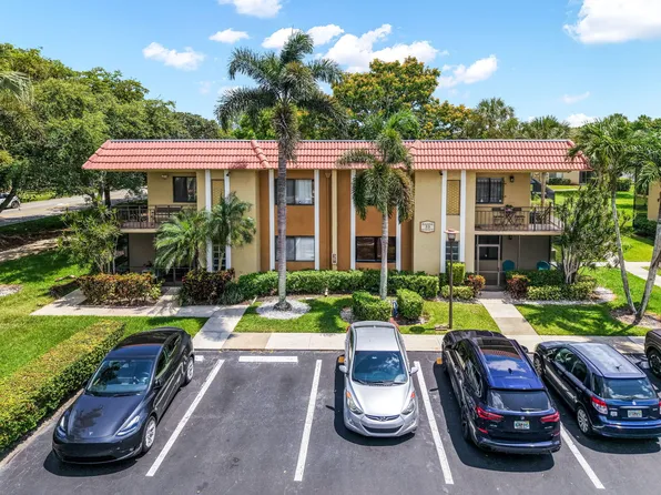 303 Lakeview Drive #102, Weston, FL 33326