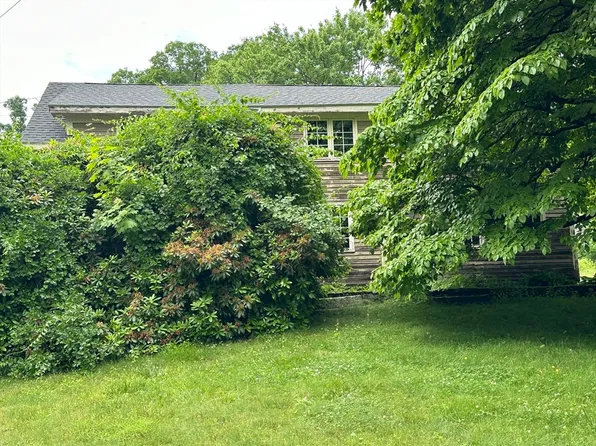 39 Dudley St, Marlborough, MA 01752