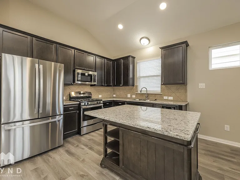 15938 Cardinal Point — Photo 2