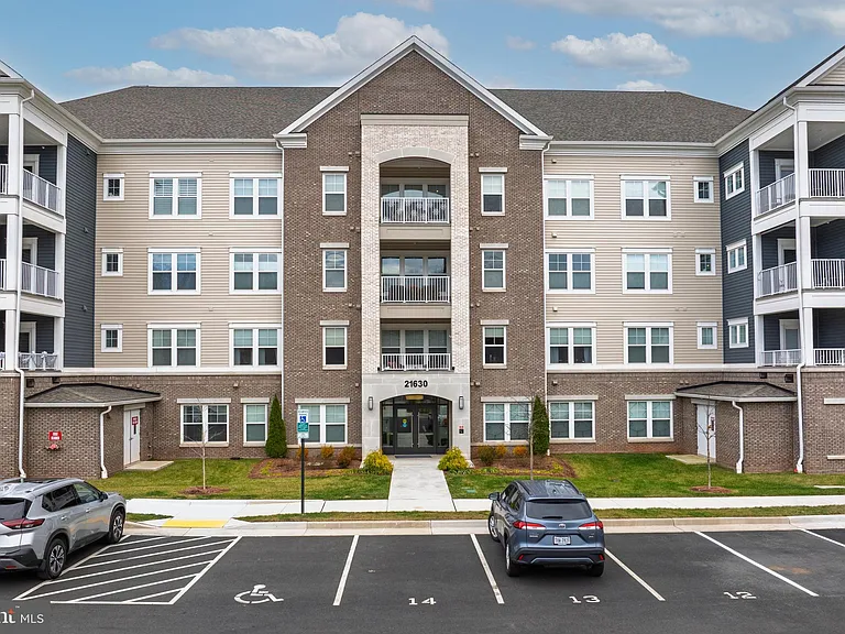 21630 Hawksbill High Cir #204 — Photo 44