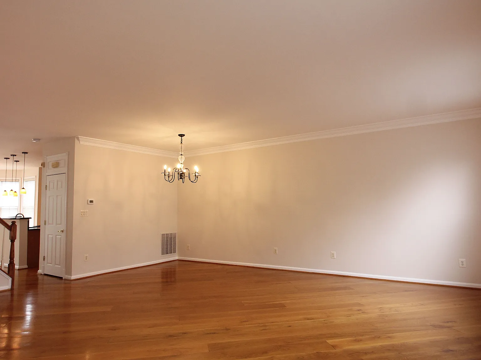 4 bed, 3.5 bath, 2752 sqft, $3,500 — Photo 3