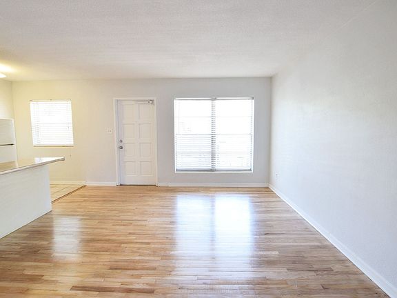 5th image of 200 Agnes Ct APT 26