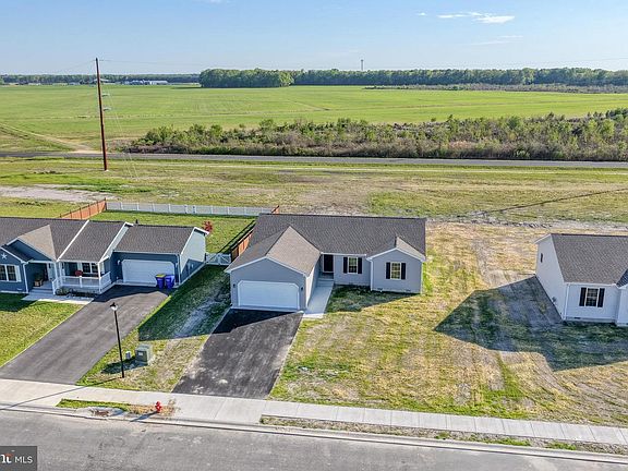 3rd image of 1007 Redwood Ct Lot 9
