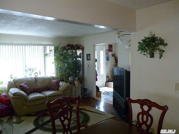 2nd image of 520 Jefferson Ave
