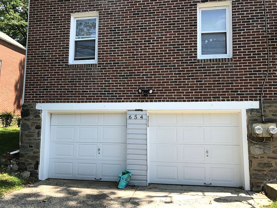 private garage