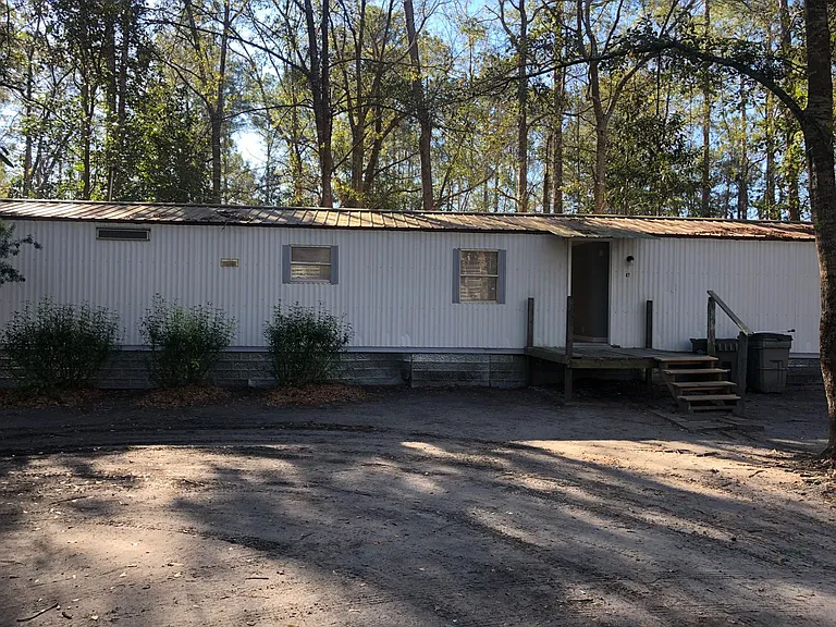 87 Thompson Rd — Photo 1
