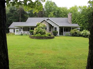 24 N Bend Rd, Mercer, PA 16137