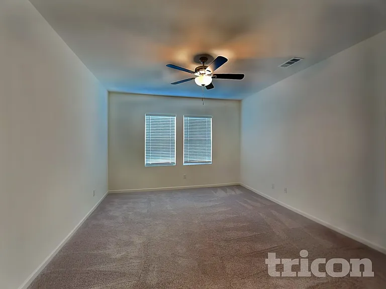 2532 Sanders Creek Dr — Photo 6