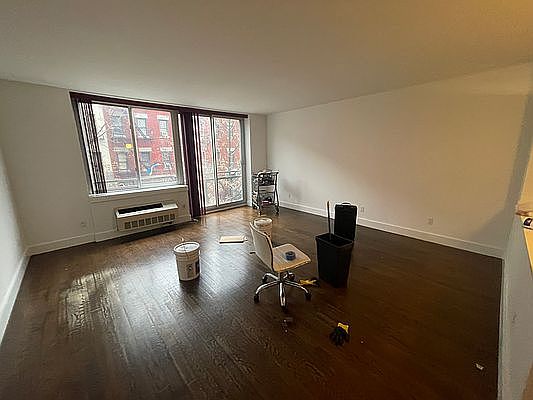 3rd image of 166 E 117th St #2C