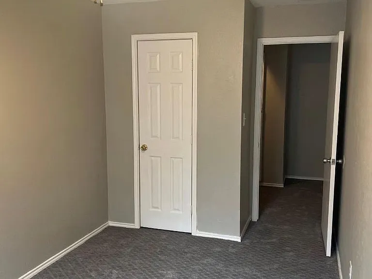 305 Casie Ct — Photo 8
