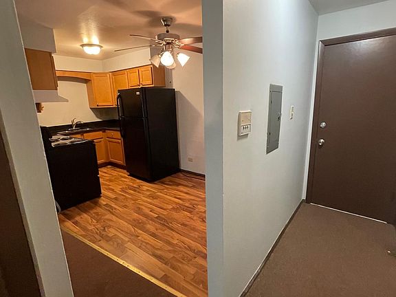3rd image of 437 Prairie Ave #2