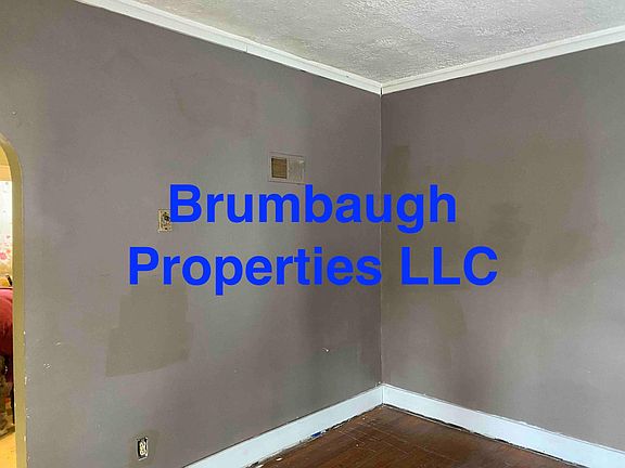 2nd image of 318 E North St #318
