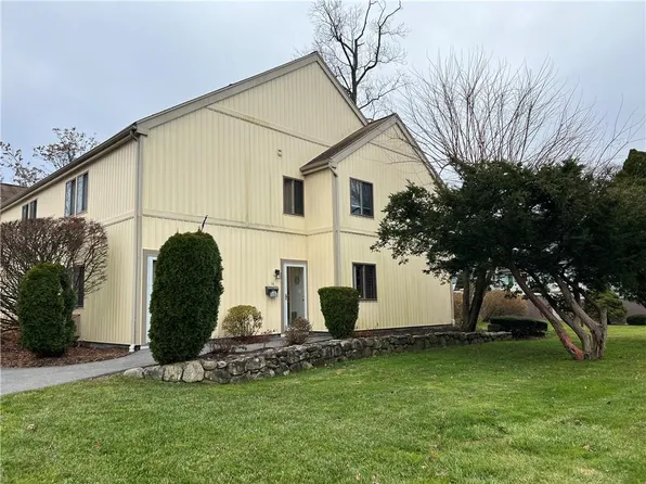 3 Kings Court #A, Mohegan Lake, NY 10547
