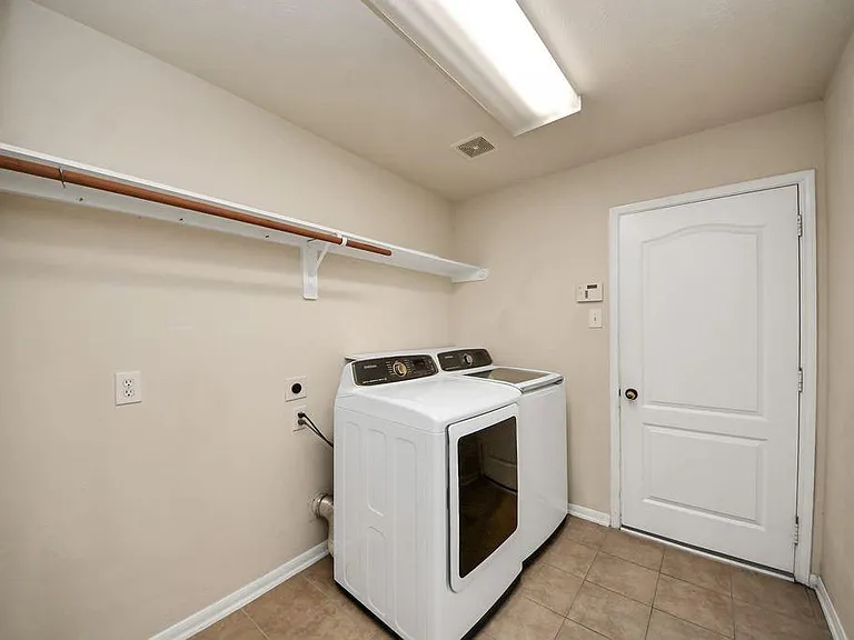 24822 Diamond Run Ct — Photo 38