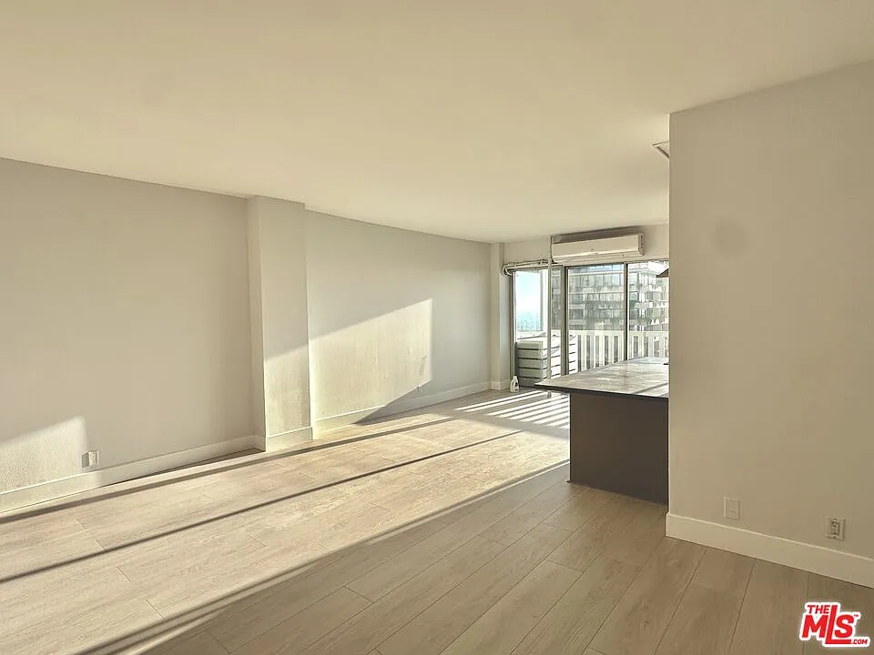 Studio, 1.0 bath, 613 sqft, $4,250 — Photo 3