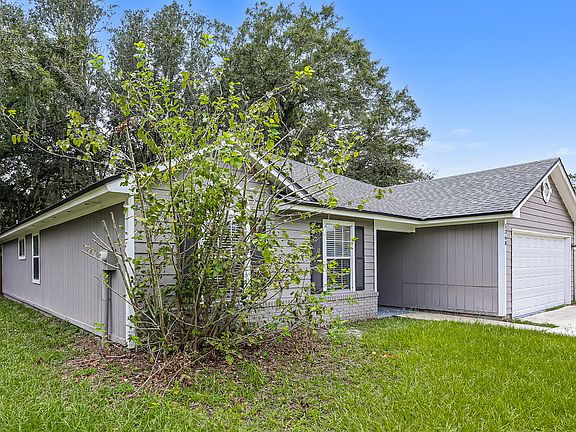 3rd image of 1368 High Plains Dr W