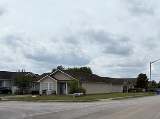 302 Sandy Ct, Bowling Green, KY 42101