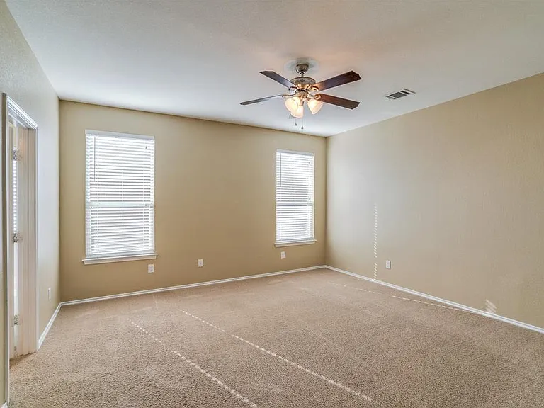 1109 Sussex Pl — Photo 10