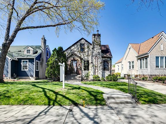 2nd image of 2075 Eleanor Ave