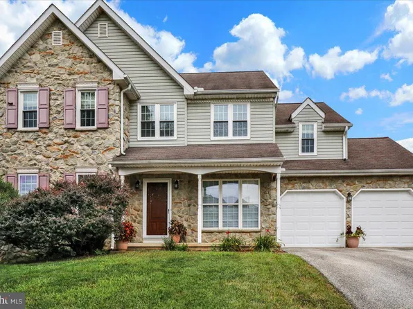 74 Apple Blossom Dr, Lancaster, PA 17602
