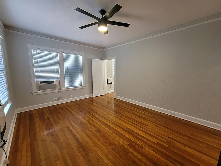 703 W French Pl — Photo 3