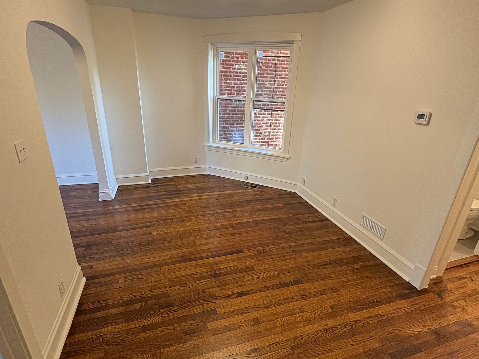 2 bed, 1100 sqft, $3,200 — Photo 3