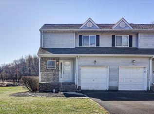 40 Forest Garden Dr #22, Matawan, NJ 07747