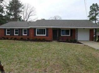 945 Costa Ave, Chesapeake, VA 23320