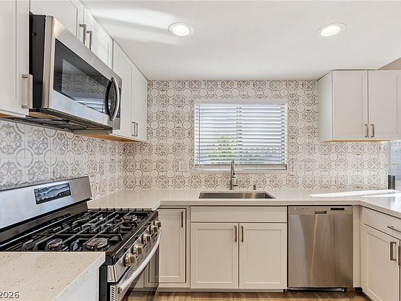 4th image of 323 Quito Ct