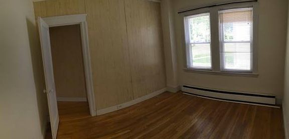 5th image of 240 Washington St