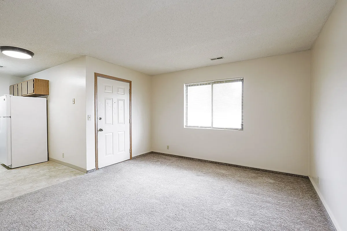 Building Photo - 1235 B St #2