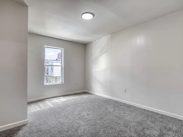 21 Summit St — Photo 11