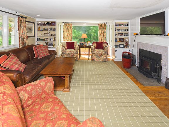 247 Chestnut Hill Road