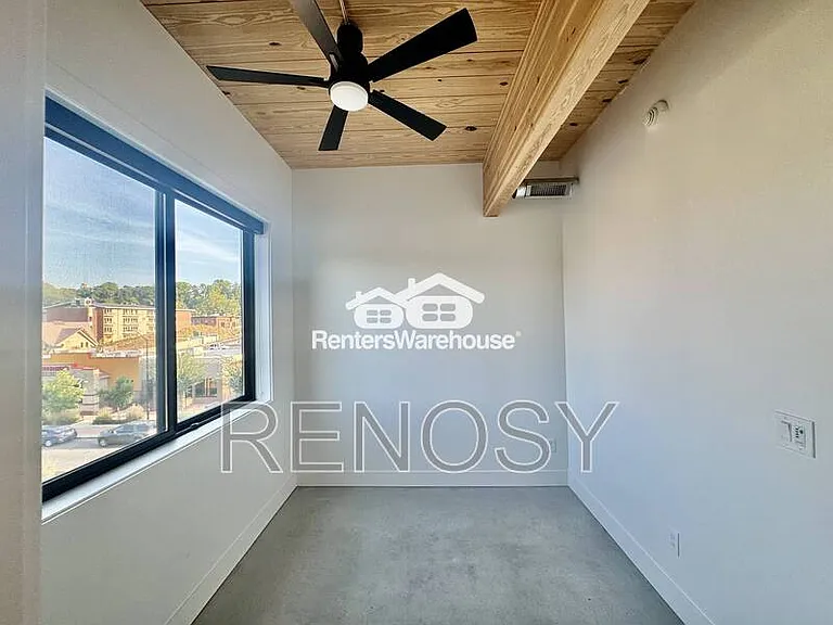 2701 Ingersoll Ave #204 — Photo 8