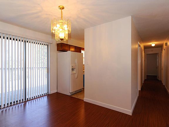 3rd image of 1127 Glade Hill Dr