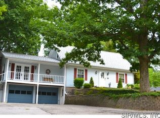 414 S Main St, Troy, IL 62294