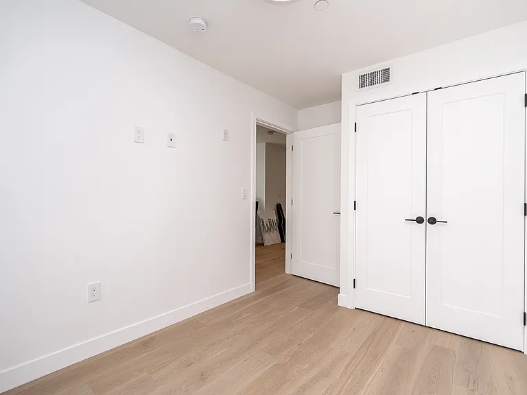 6812 Oak St #A — Photo 14