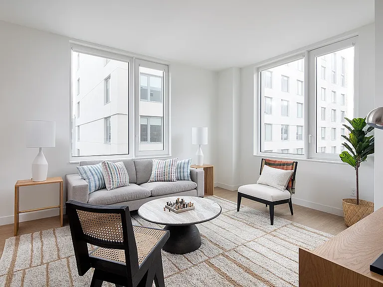 30-77 Vernon Blvd #506S — Photo 2