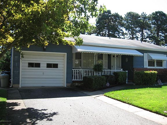 2nd image of 28 Cortlandt Dr