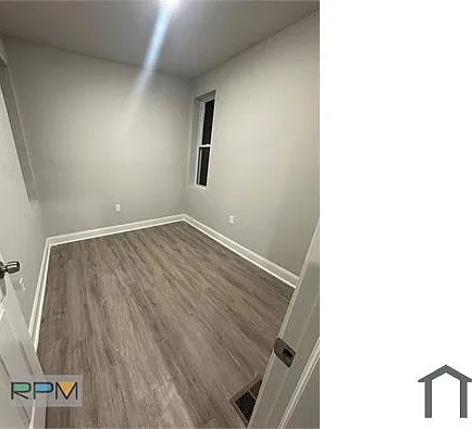 1613 Abbotston St — Photo 7