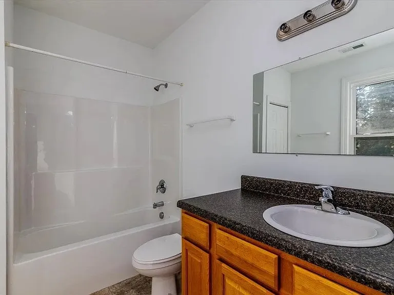 1001 Highland Ave SE #TOP — Photo 3
