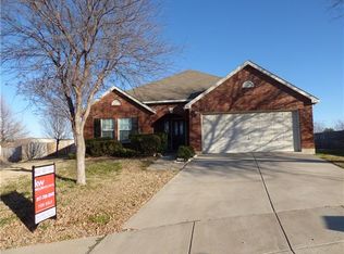 518 Boronia Rd, Arlington, TX 76002