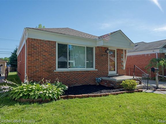 3rd image of 22647 Alger St